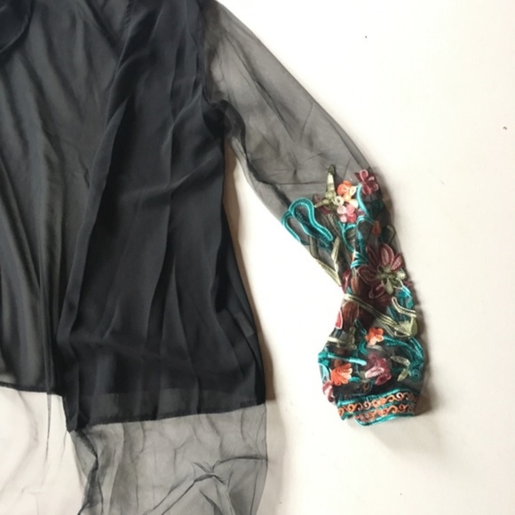 Bohemian Embroidered Duster - Picture 3 of 4